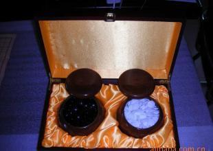 雅致对弈的艺术 品鉴中号玛瑙围棋套装